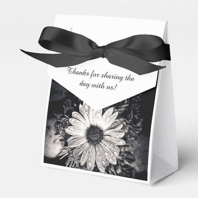 Black and White Daisy Flower Favour Box (Front Side)
