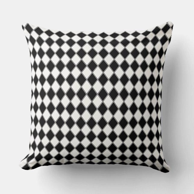 Black and White Diamond Argyle Pattern Cushion (Front)
