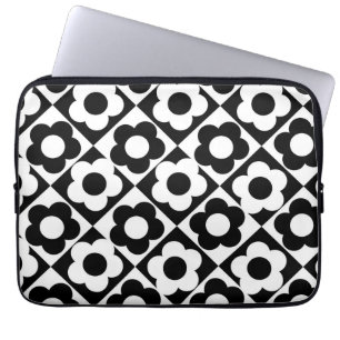 Black and White Diamond Check Flower Pattern Laptop Sleeve