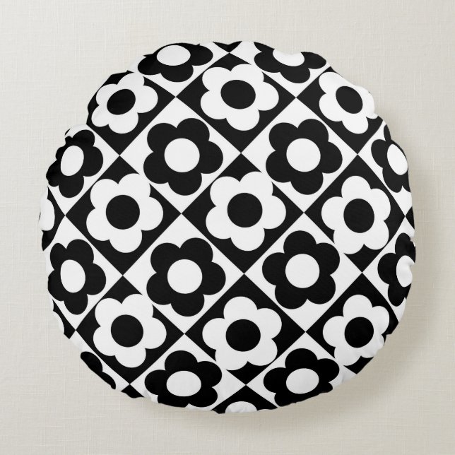 Black and White Diamond Check Flower Pattern Round Cushion (Front)