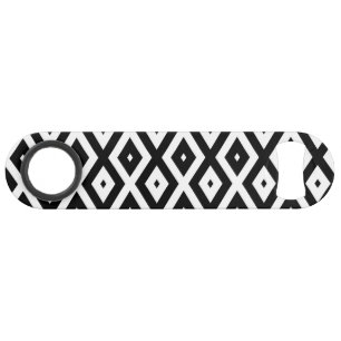 Black and white diamond pattern
