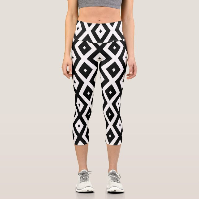 Black and white diamond pattern capri leggings (Front)