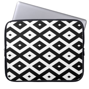Black and white diamond pattern laptop sleeve