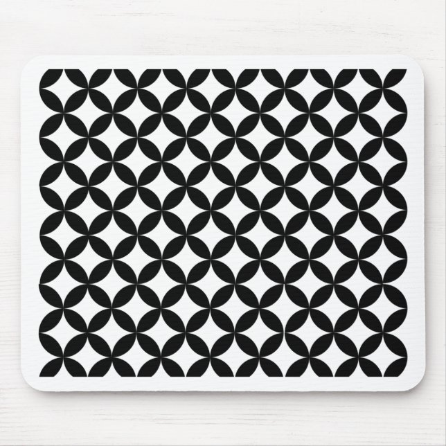 Black and White Diamond Pattern Mouse Mat (Front)