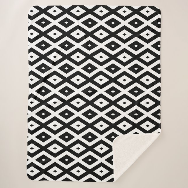 Black and white diamond pattern sherpa blanket (Front)