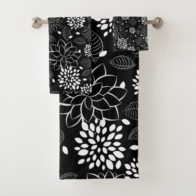 Black and White Floral Pattern Bath Towel Set (Insitu)