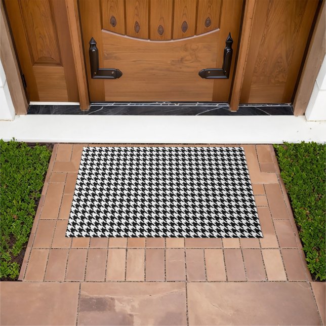 Black and White Geometric Houndstooth Pattern Doormat (Outdoor)