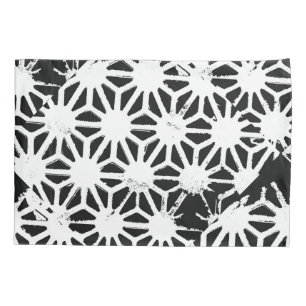Black and white geometric pattern pillowcase