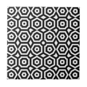 Black and white geometric pattern tile
