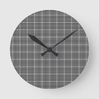Black and White Houndstooth Tartan Plaid Round Clock