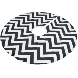 Black and White Large Chevron ZigZag Pattern Brushed Polyester Tree Skirt