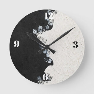 Black and White Minimalist Modern Clock