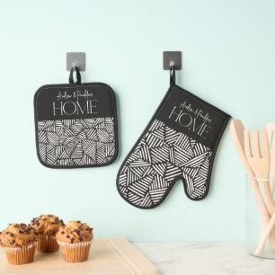 Black and white modern geometric minimal home oven mitt & pot holder set