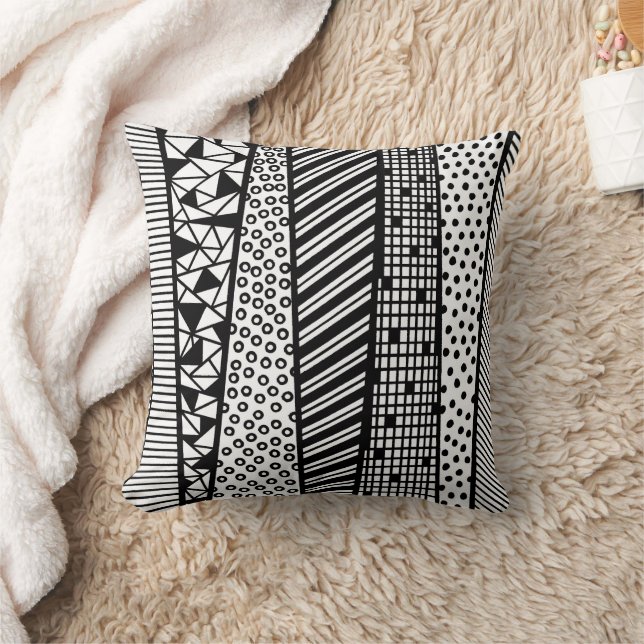 Black and white - modern pattern cushion (Blanket)
