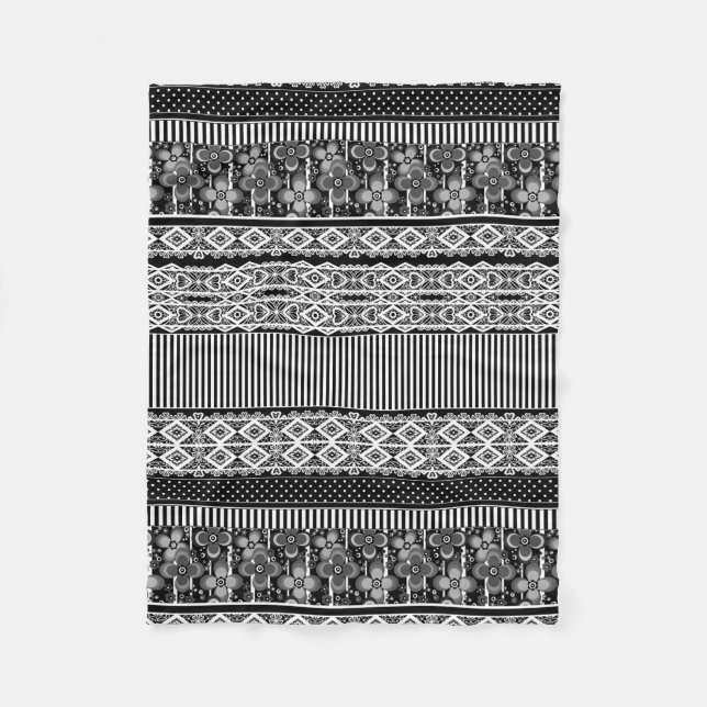 Black and white pattern with lace and patchwork fleece blanket (Front)