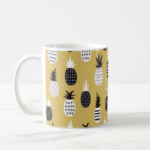 Black and white pineapples seamless pattern coffee mug