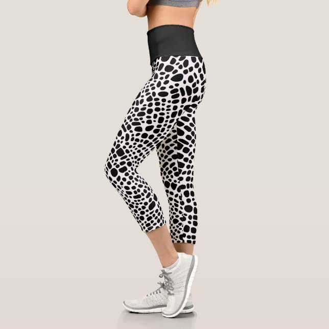 Black And White Psychedelic Skin Pattern Capri Leggings (Left)