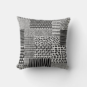 Black and white seamless doodle pattern. Hand-draw Cushion