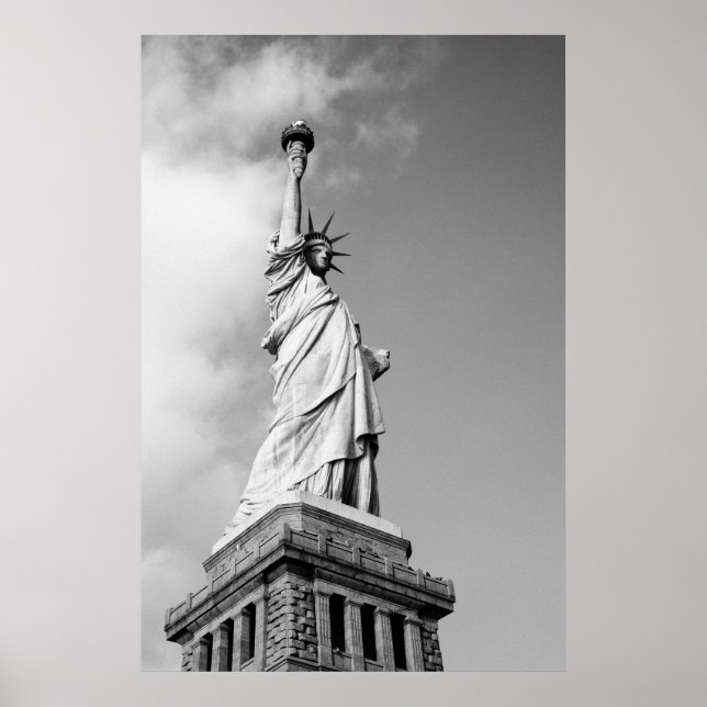 Black and White Statue of Liberty Wall Poster (Front)