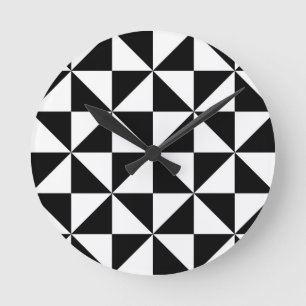 Black And White Triangle Pattern Round Clock