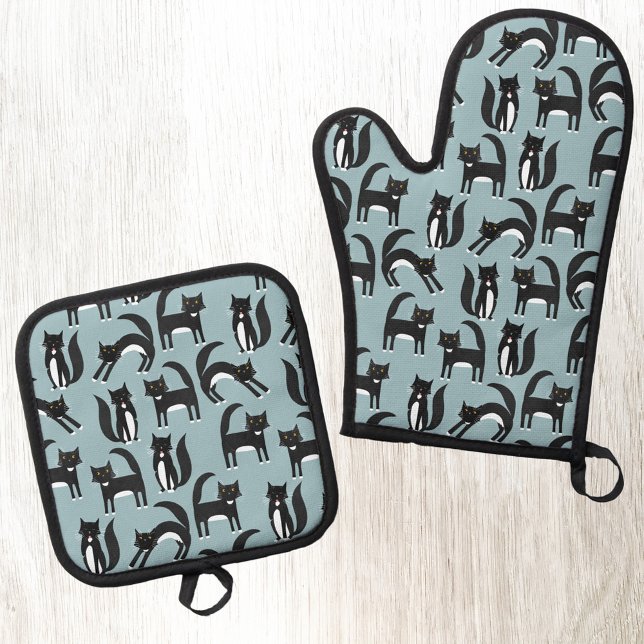 Black and White Tuxedo Cat Pattern Oven Mitt & Pot Holder Set (Black and white tuxedo cat pattern kitchen oven mitt and pot holder)
