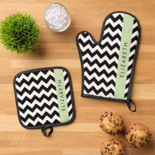 Black and White Zigzag, Chevron Pattern, Your Name Oven Mitt & Pot Holder Set