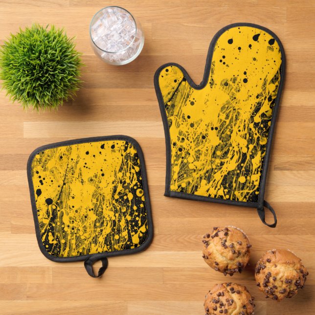 Black and Yellow Paint Splashes Oven Mitt & Pot Holder Set (Top Down)