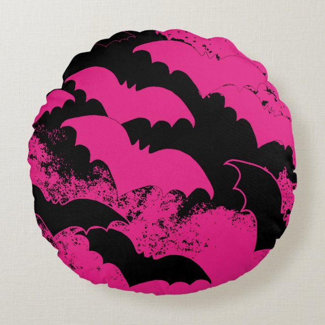 Black Bats In Flight Pink Round Cushion (Front)