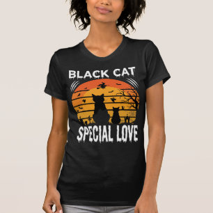 Black Cat Halloween Special Love Gothic Design T-Shirt