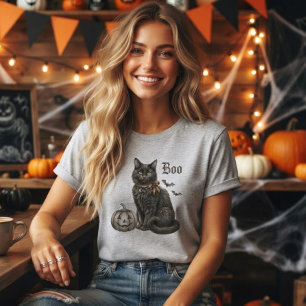 Black cat with Jack o Lantern and bats. Boo. Goth. T-Shirt