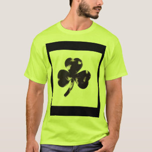 Black Clover minimal design. T-Shirt