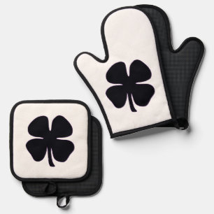 Black Clover silicone oven mitts pot holders Oven Mitt & Pot Holder Set