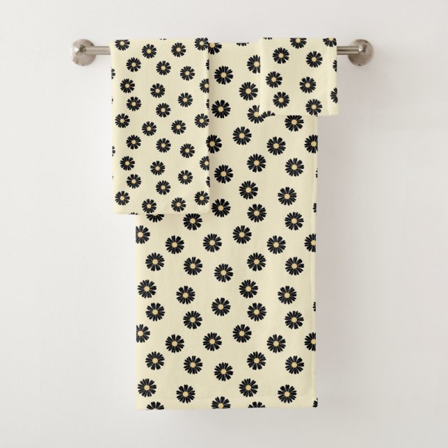 Black Daisy Pattern Bath Towel Set (Insitu)