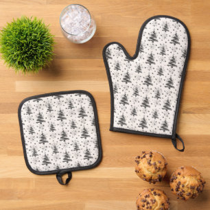 Black & Grey Christmas Trees & Snowflakes Oven Mitt & Pot Holder Set