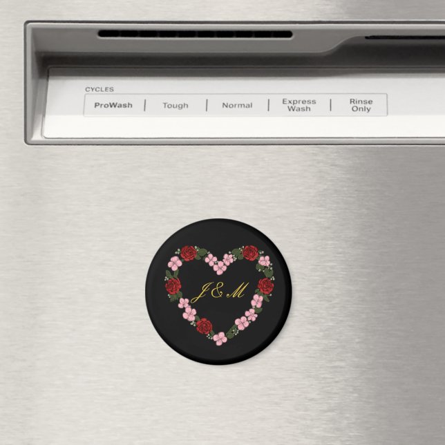 Black magnet with flower crown (In Situ (Dishwasher))