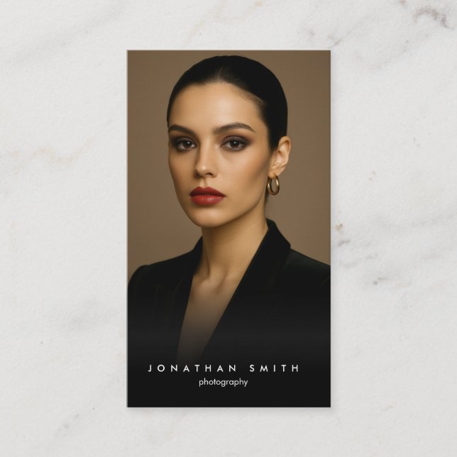 Black Minimal Photographer Elegant Business Card (Front)