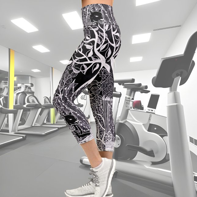 Black panther in the jungle - pencil drawing capri leggings (Creator Uploaded)