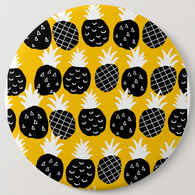 Black pineapples 6 cm round badge (Front)