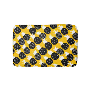 Black pineapples bath mat