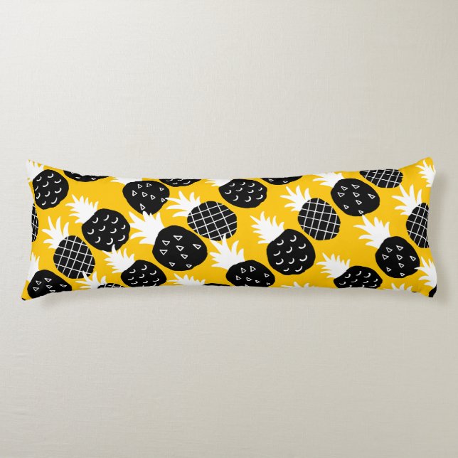 Black pineapples body cushion (Front)