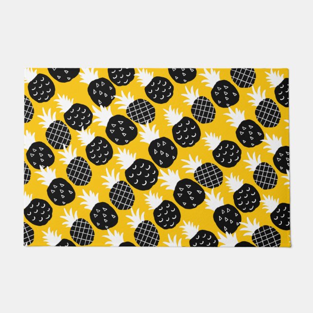 Black pineapples doormat (Front)