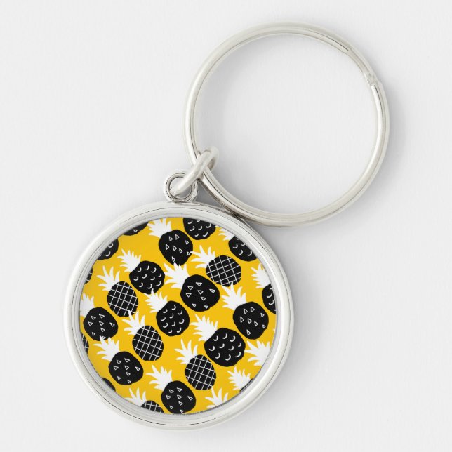 Black pineapples key ring (Front)