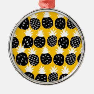 Black pineapples metal tree decoration