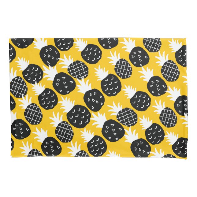 Black pineapples pillowcase (Front)