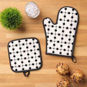 Black Polka Dots, Polka Dot Pattern, Dots, Dotted Oven Mitt & Pot Holder Set