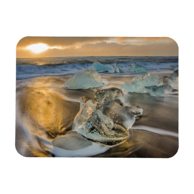 Black Sand Beach | Jokulsarlon South Iceland Magnet (Horizontal)