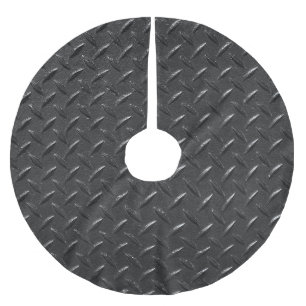 Black steel, fluted metallic texture. brushed polyester tree skirt