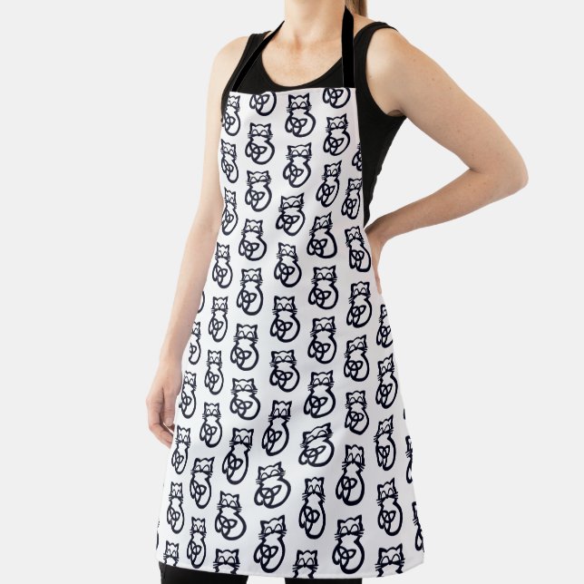 Black Trinity Knot Celtic Cat Apron (Insitu)