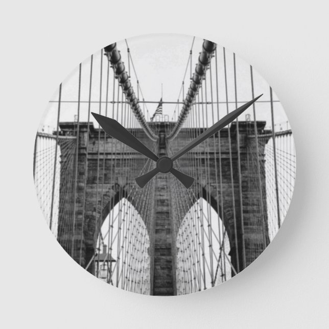Black White Brooklyn Bridge New York Round Clock (Front)