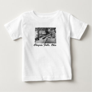 Black & White Chagrin Falls Ohio Painting T-Shirt
